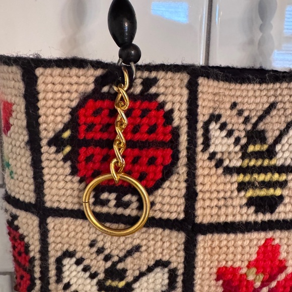 Handcrafted Crochet Tote Bag with Floral and‎ Insect Design - Picture 2 of 8